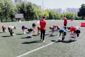 Лето с футболом. Открыт набор на городские спортивные смены Академии